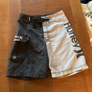 Just the cutest boys’ board shorts for their little biscuits!